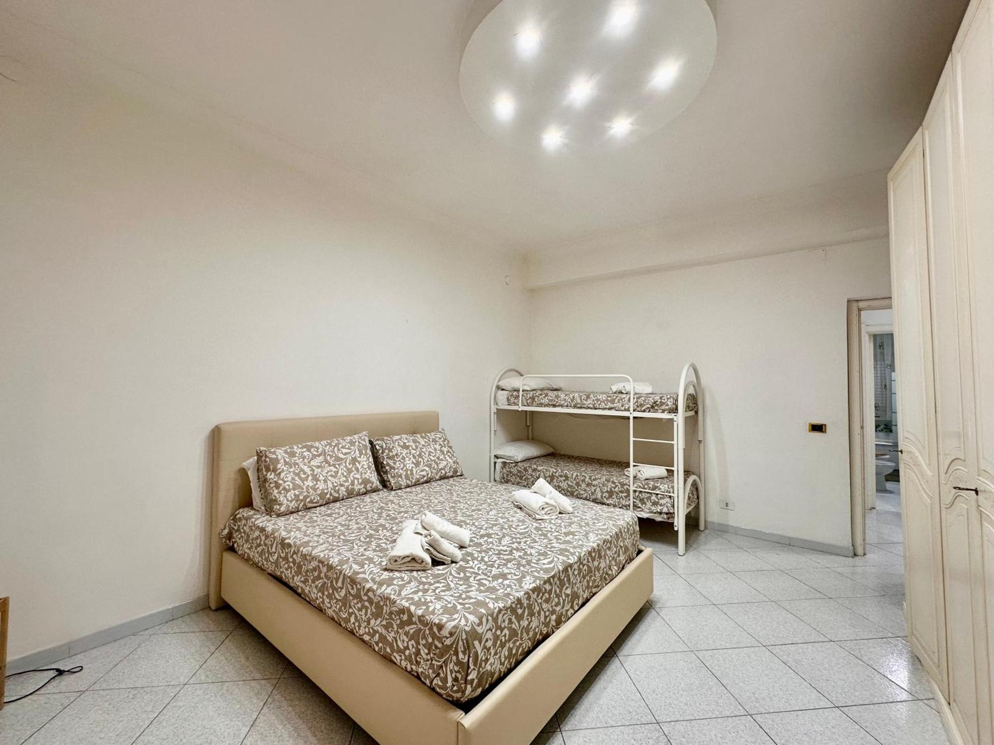 הוילה נאפולי Casa Vacanze Bergame מראה חיצוני תמונה